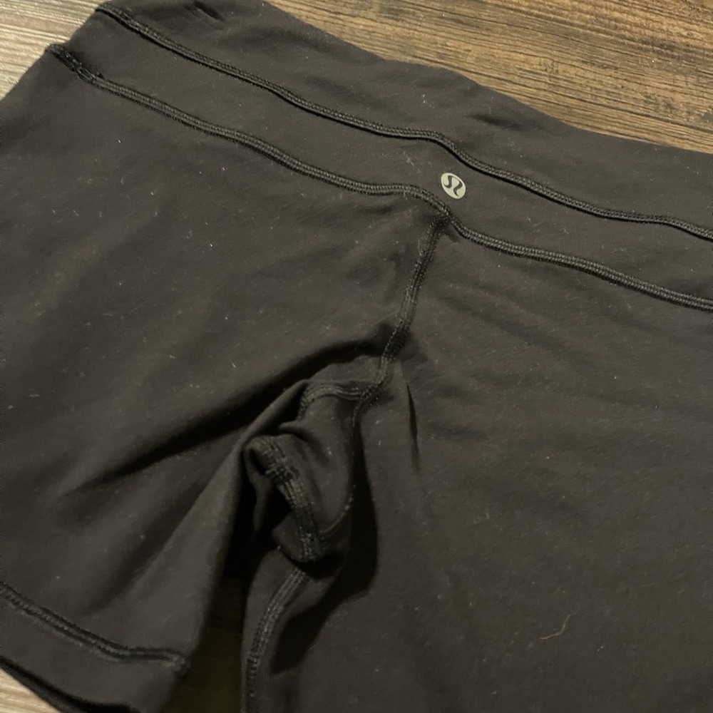 Lot of 3 Lululemon Stretch Shorts Women’s 6 Black - Picture 4 of 5
